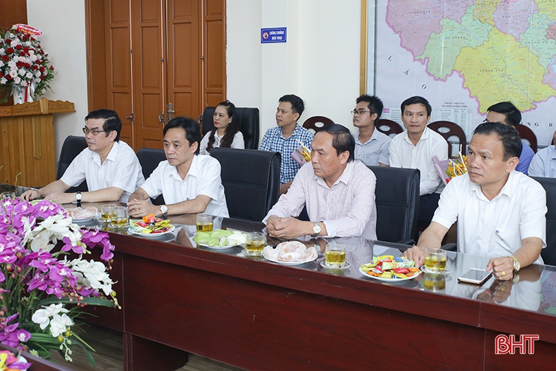 Phát huy tinh thần gương mẫu, tiếp tục làm tốt công tác xây dựng Đảng