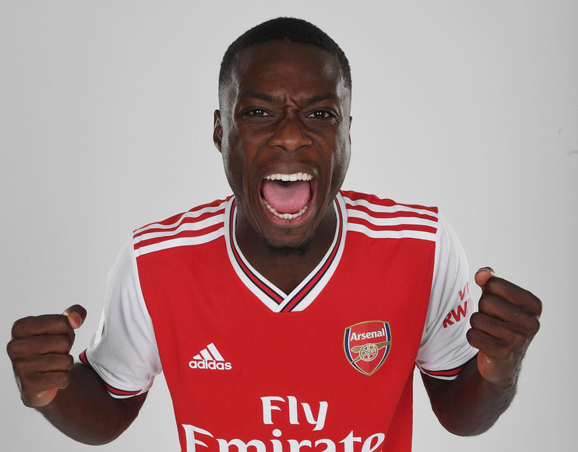 Cầu thủ đến Arsenal : Dani Ceballos (mượn), William Saliba (27 triệu bảng), Nicolas Pepe (72 triệu bảng), Kieran Tierney (25 triệu bảng), David Luiz (8 triệu bảng) và Gabriel Martinelli (chưa tiết lộ). Cầu thủ đi : Aaron Ramsey, Danny Welbeck (miễn phí), Stephan Lichtsteiner (thanh lý), Alex Iwobi (35 triệu bảng), Krystian Bielik (9 triệu bảng) và Laurent Koscielny (4,6 triệu bảng). Toàn bộ tân binh của Premier League sau kỳ chuyển nhượng mùa hè