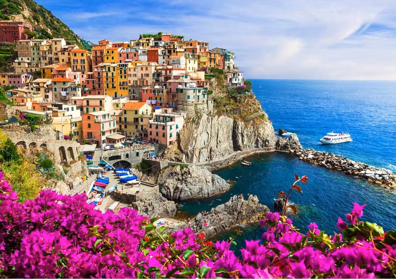 Lạc bước giữa ngôi nhà cầu vồng đẹp như cổ tích