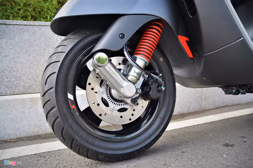 Chi tiết Vespa GTS Super 150 thế hệ mới - thêm công nghệ, giữ giá bán