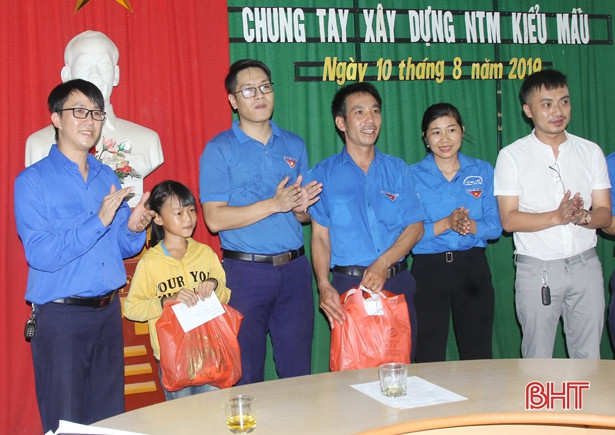 Trao 560 triệu đồng làm nhà nhân ái cho 8 hộ nghèo Can Lộc