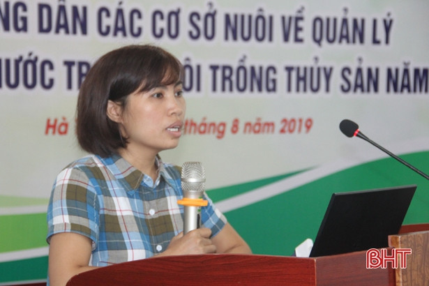 Chuyên gia hướng dẫn hộ nuôi trồng thủy sản Hà Tĩnh quản lý nguồn nước