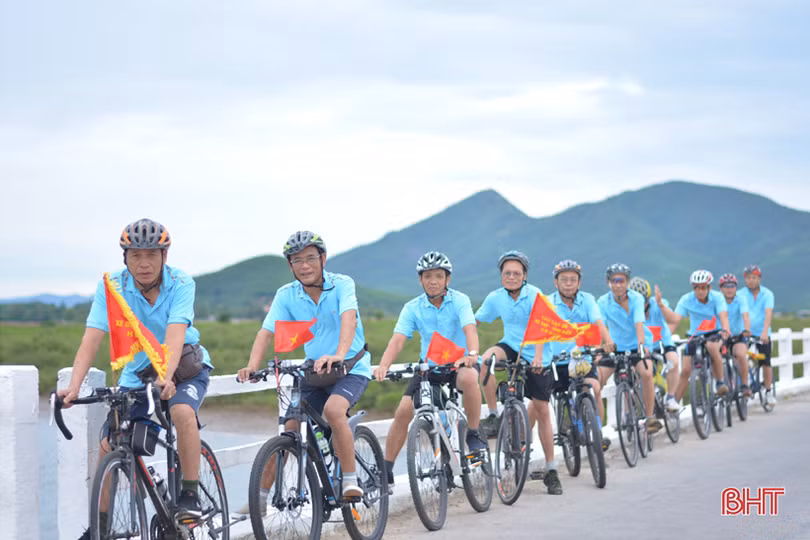 Vui, khỏe với Câu lạc bộ Đạp xe - tắm biển Kỳ Anh