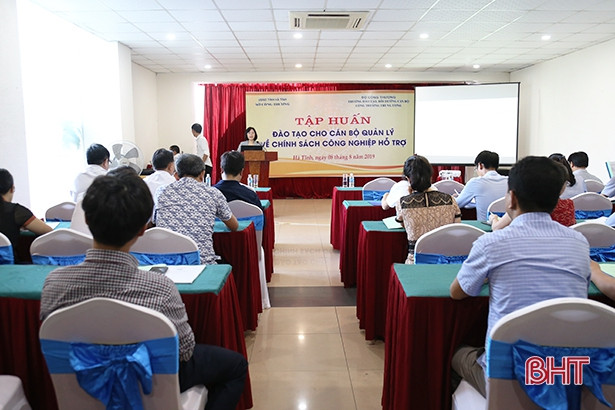 Cán bộ quản lý nhà nước ở Hà Tĩnh tìm hiểu về chính sách công nghiệp hỗ trợ