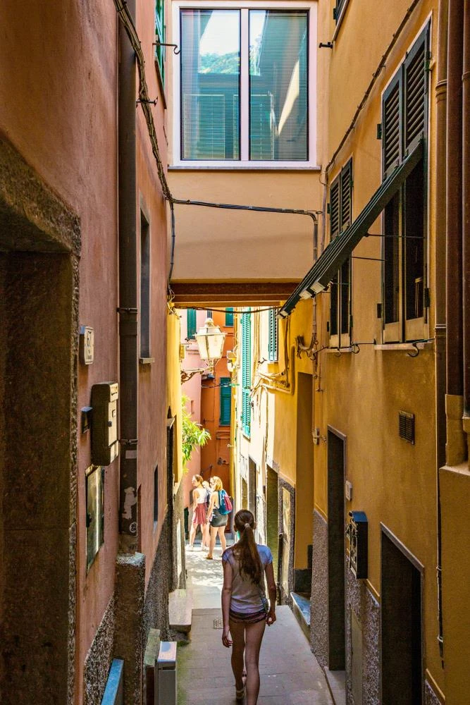 Lạc bước giữa ngôi nhà cầu vồng đẹp như cổ tích