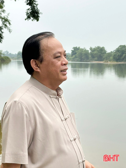 NSND An Ninh bên dòng sông Ngàn Sâu. Ảnh: NVCC az5353760693718_be921d32c790073abcc491c36adb8936.jpg