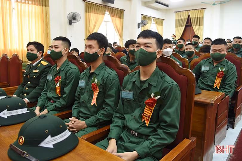 Hà Tĩnh tổ chức lễ giao nhận quân nhanh gọn, đảm bảo an toàn