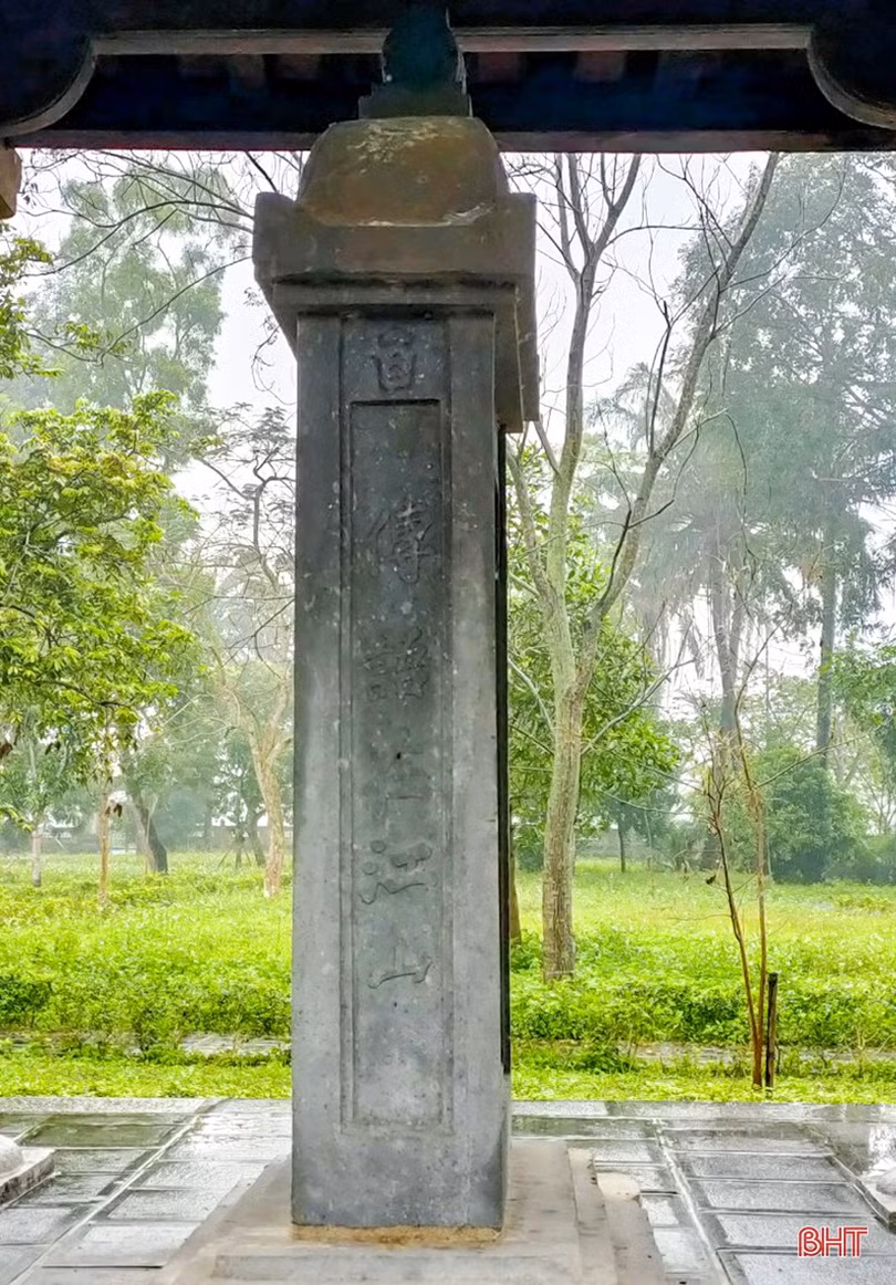 Đại tự, hoành phi, câu đối ở khuôn viên gia tộc dòng họ Nguyễn Tiên Điền