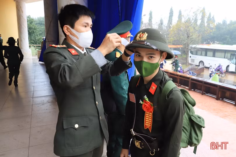 Hà Tĩnh tổ chức lễ giao nhận quân nhanh gọn, đảm bảo an toàn