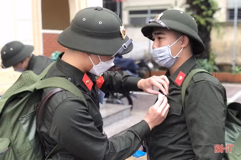 Hà Tĩnh tổ chức lễ giao nhận quân nhanh gọn, đảm bảo an toàn