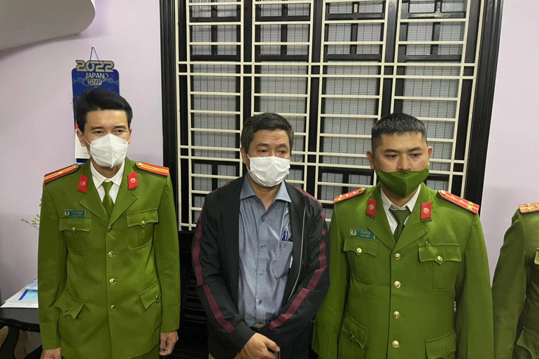Vụ bắt Giám đốc, Kế toán trưởng CDC Thừa Thiên Huế: Thu giữ nhiều tiền mặt - 2 Vụ bắt Giám đốc, Kế toán trưởng CDC Thừa Thiên Huế: Thu giữ nhiều tiền mặt
