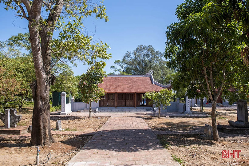 Đại tự, hoành phi, câu đối ở khuôn viên gia tộc dòng họ Nguyễn Tiên Điền