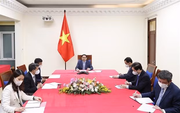 Thủ tướng đề nghị Pfizer cung ứng sớm 22 triệu liều vaccine cho trẻ em