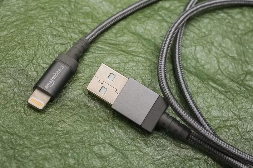 Đừng mua phụ kiện chính hãng Apple