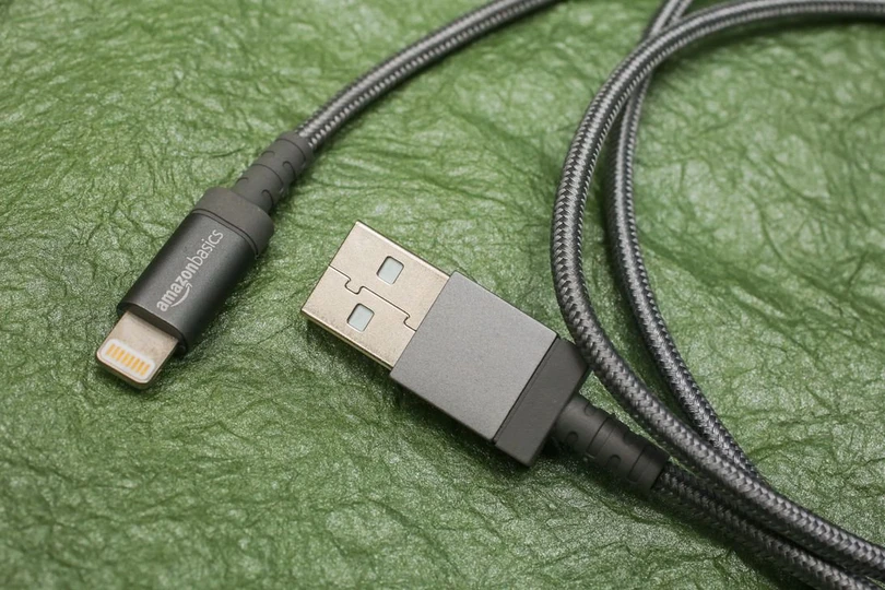 Đừng mua phụ kiện chính hãng Apple