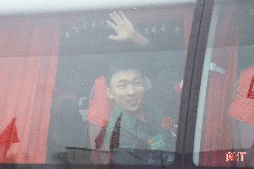 Hà Tĩnh tổ chức lễ giao nhận quân nhanh gọn, đảm bảo an toàn