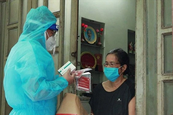 [Infographic] Hướng dẫn quản lý người mắc COVID-19 tại nhà