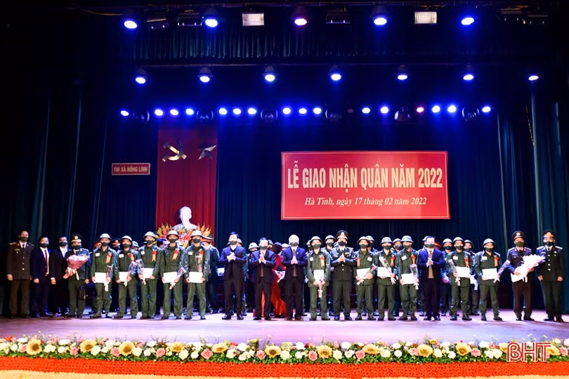 Hà Tĩnh tổ chức lễ giao nhận quân nhanh gọn, đảm bảo an toàn