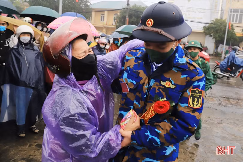 Hà Tĩnh tổ chức lễ giao nhận quân nhanh gọn, đảm bảo an toàn