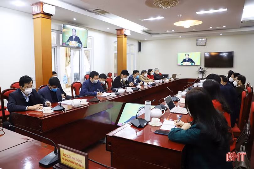 Hoàn thiện thể chế, tạo môi trường thuận lợi phát triển kinh tế tập thể