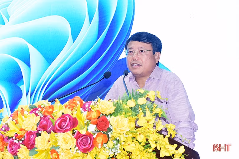 Lãnh đạo TP Hà Tĩnh đối thoại với bí thư chi bộ, tổ trưởng dân phố