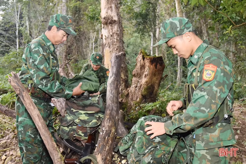 Theo chân bộ đội biên phòng tuần tra nơi miền biên viễn