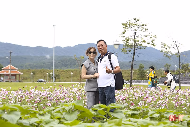 Lễ hội chùa Hương Tích mở đầu năm du lịch Hà Tĩnh 2024