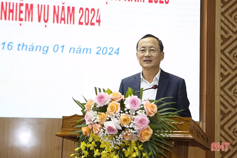 Hà Tĩnh nhận Cờ thi đua xuất sắc của Bộ Văn hóa - Thể thao và Du lịch