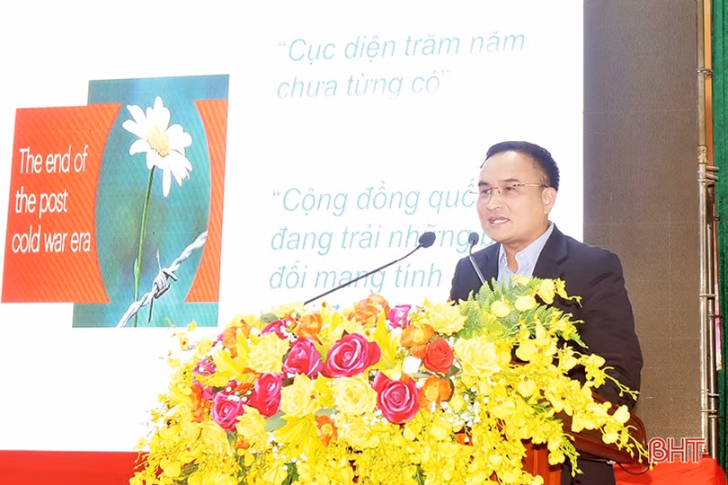 Lãnh đạo TP Hà Tĩnh đối thoại với bí thư chi bộ, tổ trưởng dân phố