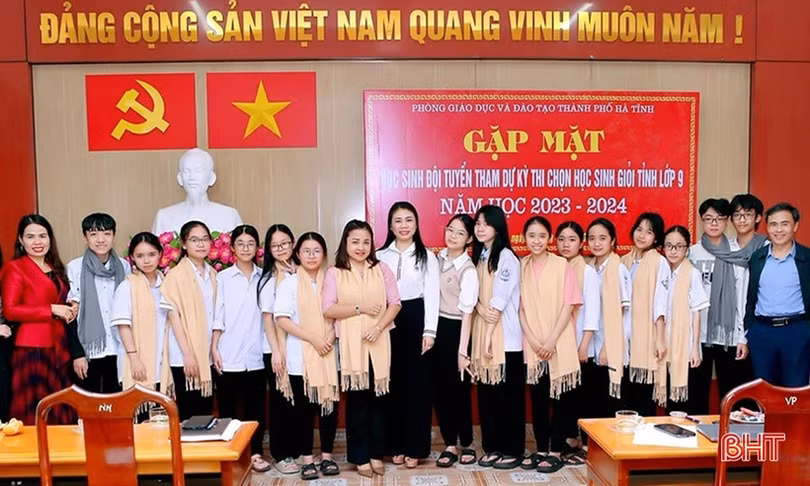Đôi bạn cùng tiến, giành giải cao tại các kỳ thi học sinh giỏi