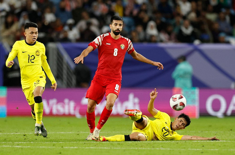 Indonesia, Malaysia cùng thua đậm ngày ra quân Asian Cup ảnh 1 Indonesia, Malaysia cùng thua đậm ngày ra quân Asian Cup