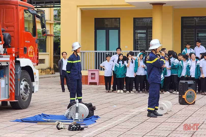 Trang bị kỹ năng phòng cháy, chữa cháy cho giáo viên, học sinh TP Hà Tĩnh