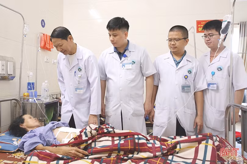 Cứu sống bệnh nhân sốc đa chấn thương, vỡ thận, vỡ bàng quang