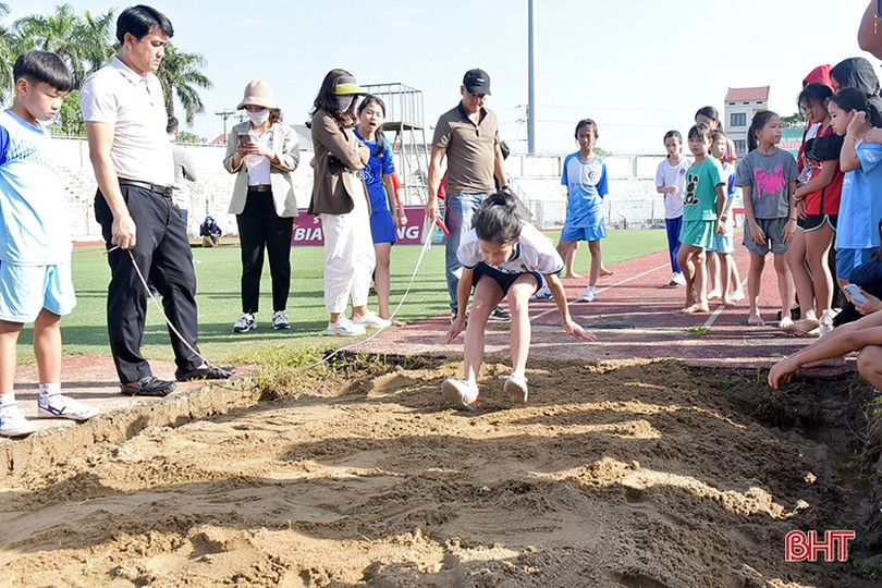 Hàng nghìn học sinh tham gia Hội khỏe Phù Đổng tại các địa phương
