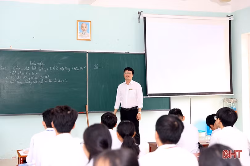 Ngôi trường có 2 giáo viên được phong tặng danh hiệu Nhà giáo ưu tú