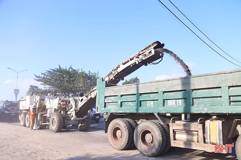 Cấp tập khắc phục hư hỏng quốc lộ 1 qua Hà Tĩnh