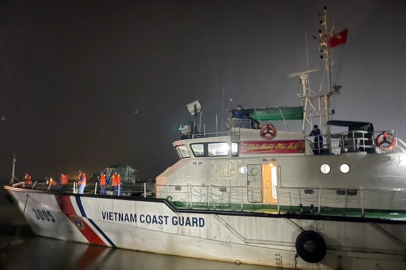 Cảnh sát biển ra khơi đón tết