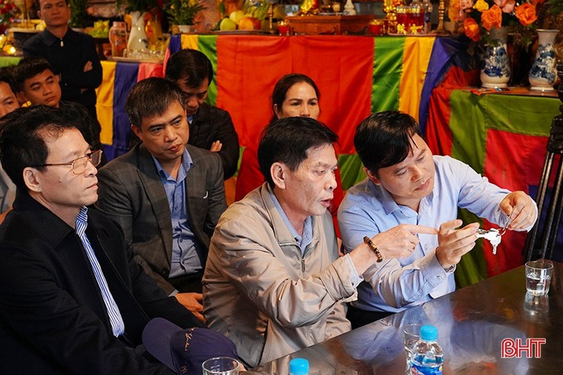 Bàn giao khu nội tự đền Chợ Củi