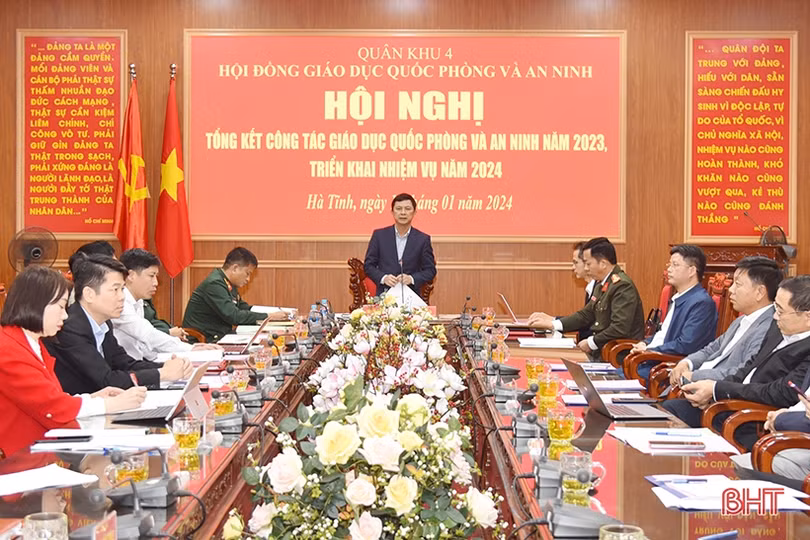 Hà Tĩnh cùng Quân khu 4 thực hiện tốt công tác giáo dục quốc phòng - an ninh