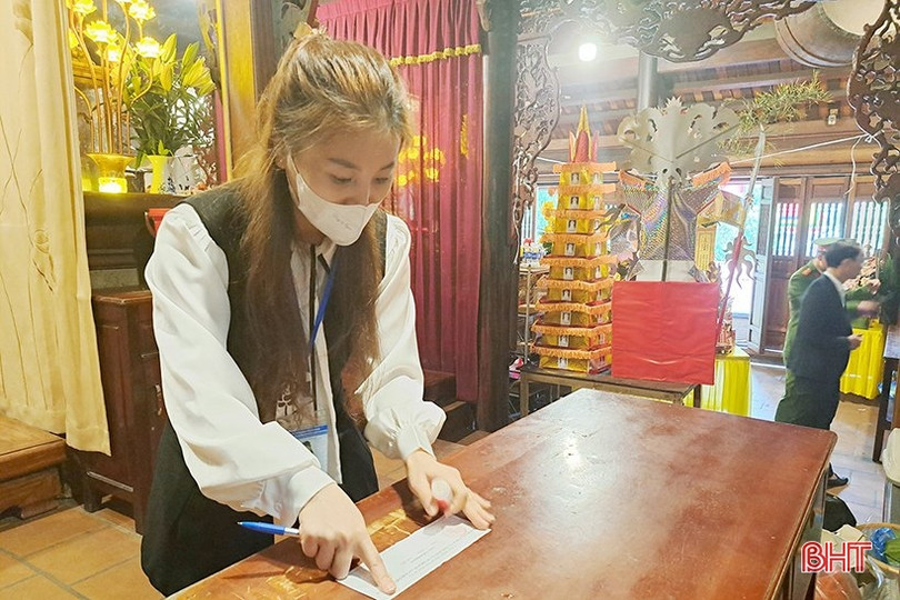 Bàn giao khu nội tự đền Chợ Củi