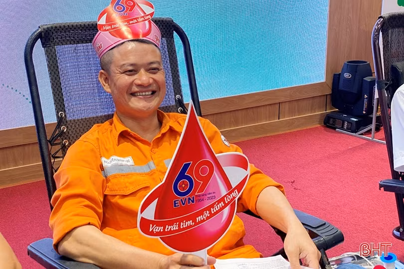 Công nhân điện lực giỏi tay nghề, “mê” hiến máu