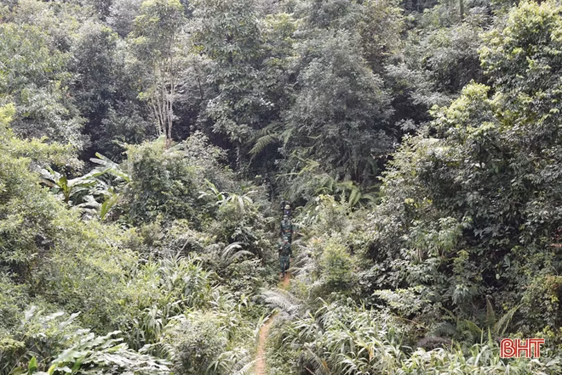 Theo chân bộ đội biên phòng tuần tra nơi miền biên viễn