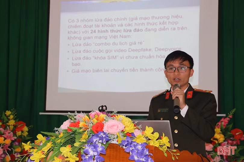 Đượm nghĩa tình chương trình “Xuân biên cương - Ấm lòng dân bản”