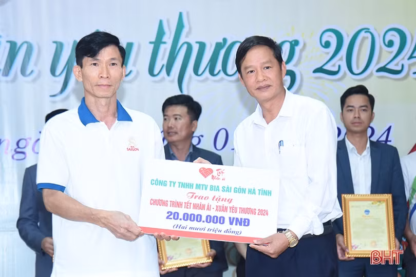 Ấm áp chương trình “Tết nhân ái - Xuân yêu thương” tại các địa phương