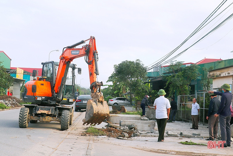 Thành phố Hà Tĩnh giải tỏa hành lang tuyến đường Mai Thúc Loan
