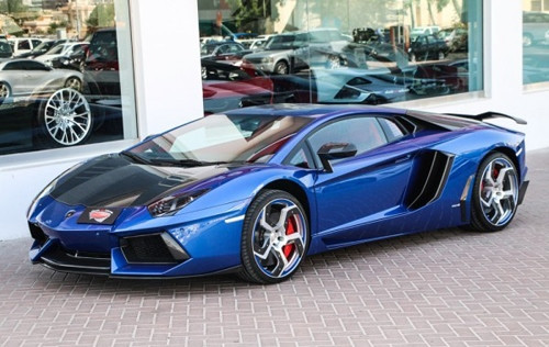 Lamborghini Aventador đặc biệt gần 2 triệu USD ảnh 1