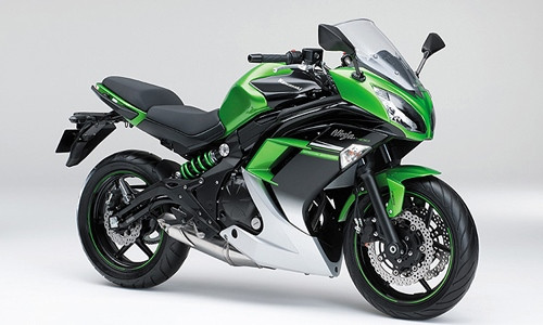 Kawasaki Ninja 400 2015 thay áo mới ảnh 1
