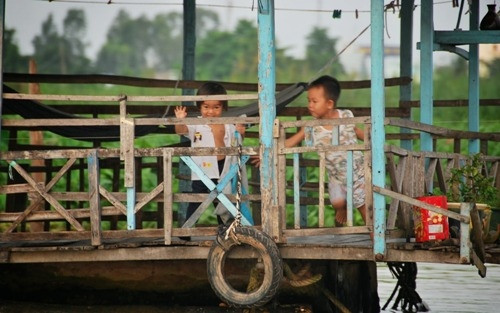 Chợ nổi Long Xuyên, điểm đến cho những ai thích khám phá chợ nổi nguyên sơ, chân chất. Ảnh: Dulichhanhtrinhviet.