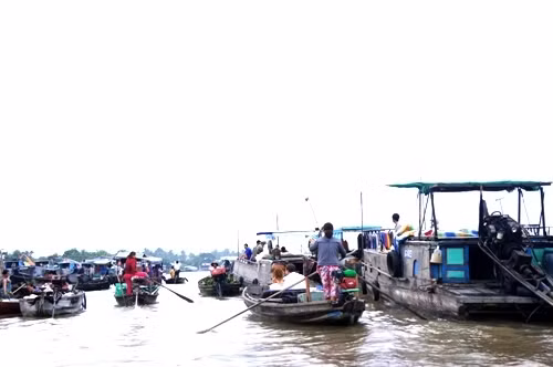 Chợ nổi Cái Răng là điểm đến đặc biệt ở Cần Thơ. Ảnh: Hương Chi. Chợ nổi Cái Răng là điểm đến đặc biệt ở Cần Thơ. Ảnh: Hương Chi.
