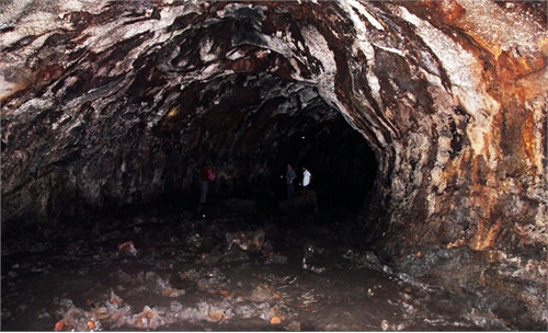 Hang động tạm gọi là C7 được giới chuyên gia khảo sát xác định dài hơn một km. Theo đánh giá của các nhà khoa học Nhật Bản, đây là hang động núi lửa lớn nhất Đông Nam Á.